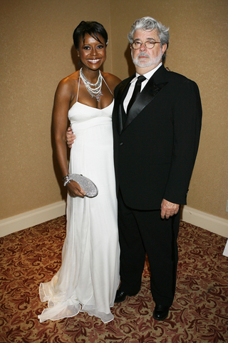 Illustration for article titled Fourth Estate Was Fab At White House Correspondents Dinner